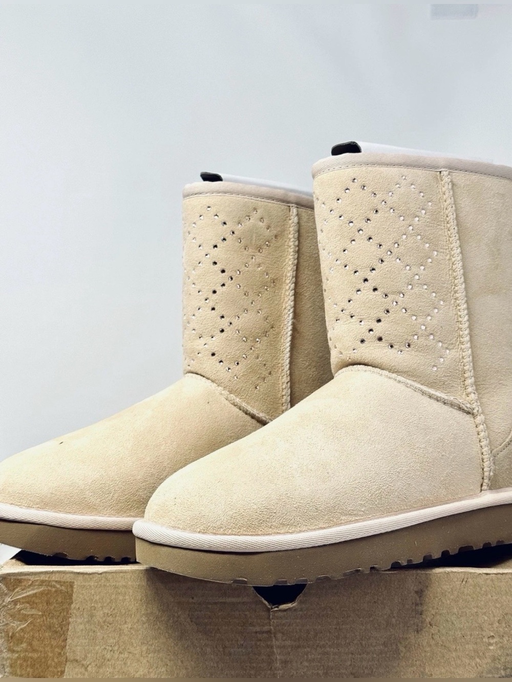 NEW UGG Crystal Diamond Fresh Water Size 6 Classic Short Boots NEW IN BOX